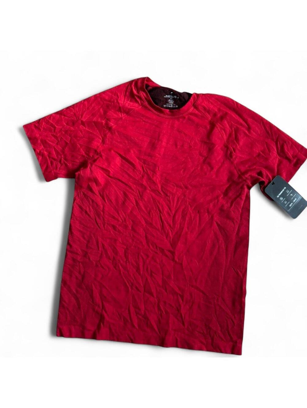 Fabletics Men's Red Tshirt